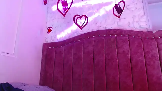 SarahStones online show from February 2025 08:00:02 AM