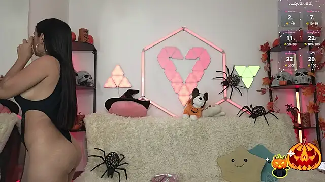 Snapshot of littlevixen18 chatting on October 2025 01:55:01 PM littlevixen18 online show from October 2025 01:55:01 PM