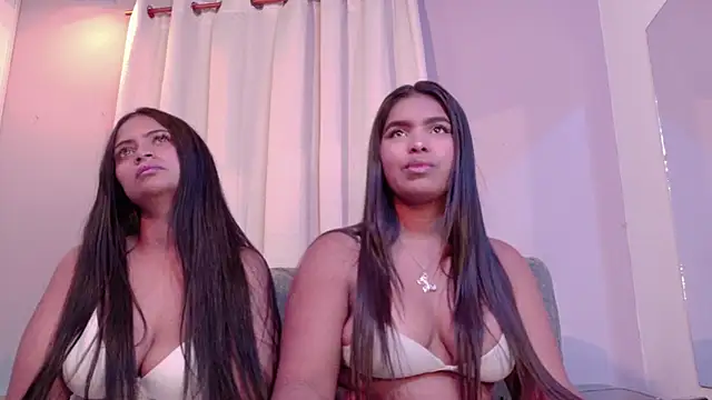 Snapshot of zoe_roux21 chatting on February 2026 08:23:01 PM zoe roux21 online show from February 2026 08:23:01 PM