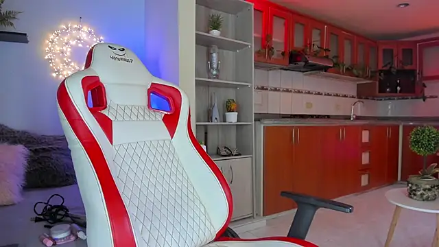 Snapshot of honey_fox1 chatting on January 2025 08:38:02 PM honey fox1 online show from January 2025 08:38:02 PM