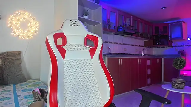 Snapshot of honey_fox1 chatting on January 2025 11:17:02 PM honey fox1 online show from January 2025 11:17:02 PM