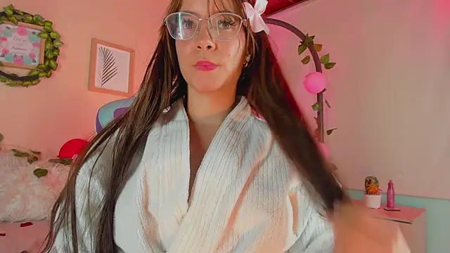 Snapshot of honey_fox1 chatting on February 2025 04:47:02 AM honey fox1 online show from February 2025 04:47:02 AM