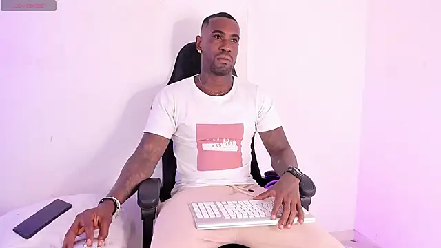 Snapshot of Dvid_Rullers chatting on February 2025 09:37:02 PM Dvid Rullers online show from February 2025 09:37:02 PM