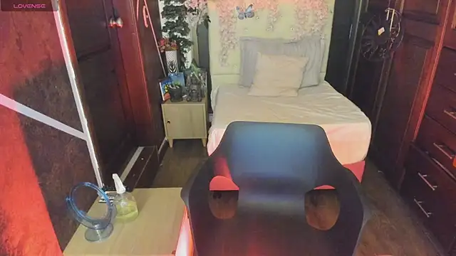 Snapshot of SexyNaf chatting on September 2025 07:25:02 PM SexyNaf online show from September 2025 07:25:02 PM