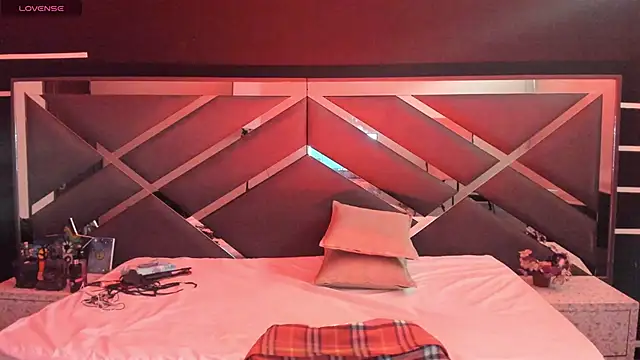 Snapshot of SexyNaf chatting on September 2025 07:36:01 PM SexyNaf online show from September 2025 07:36:01 PM