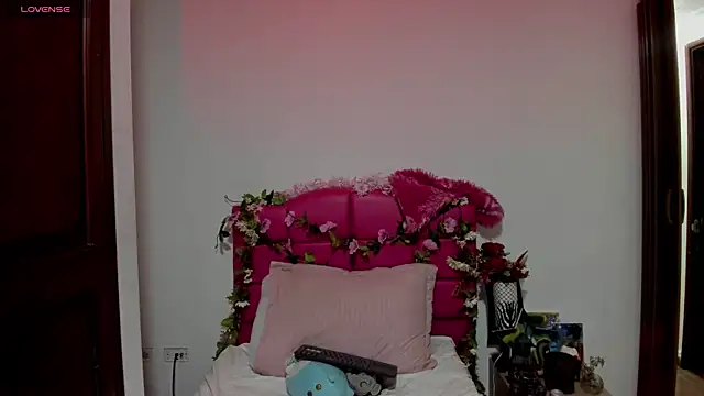 Snapshot of SexyNaf chatting on October 2025 07:47:02 PM SexyNaf online show from October 2025 07:47:02 PM