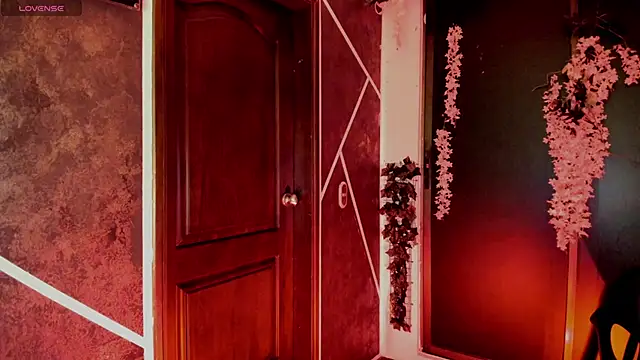 Snapshot of SexyNaf chatting on November 2025 08:32:01 PM SexyNaf online show from November 2025 08:32:01 PM