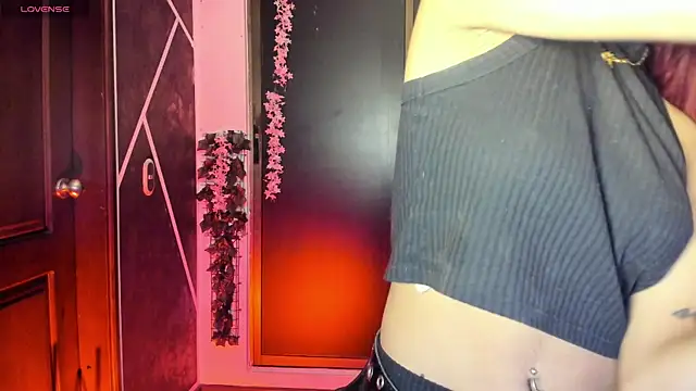 Snapshot of SexyNaf chatting on November 2025 07:46:02 PM SexyNaf online show from November 2025 07:46:02 PM