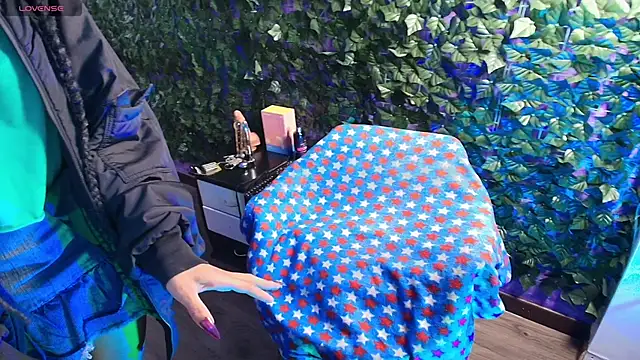 Snapshot of SexyNaf chatting on November 2025 07:25:02 PM SexyNaf online show from November 2025 07:25:02 PM