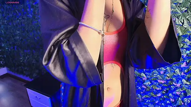 Snapshot of SexyNaf chatting on November 2025 09:38:02 PM SexyNaf online show from November 2025 09:38:02 PM