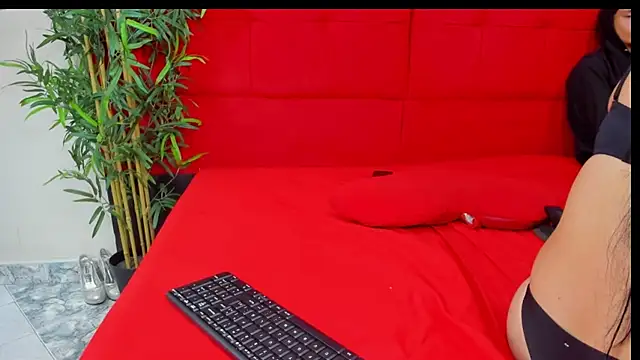 elena and derek online show from December 2024 07:57:01 AM