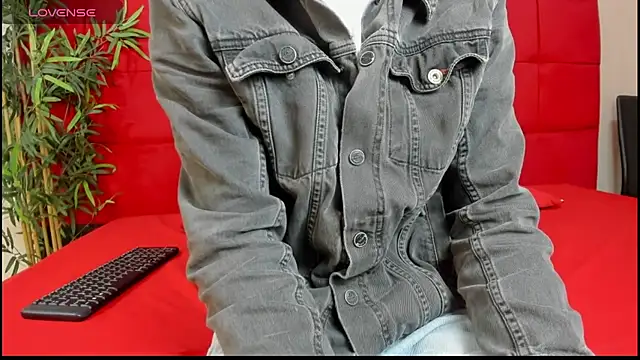 elena and derek online show from January 2025 07:28:02 PM