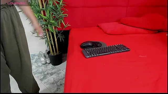 elena and derek online show from January 2025 06:31:01 PM