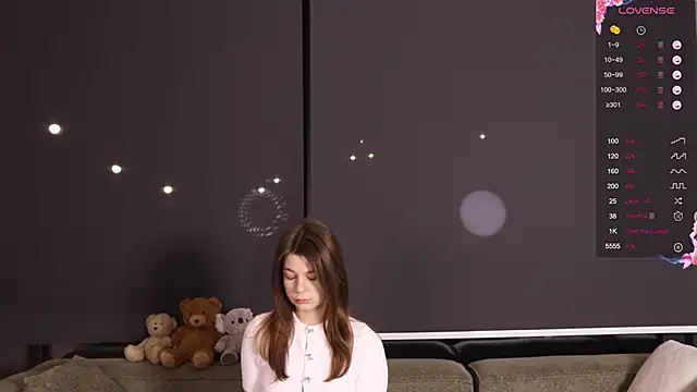 Snapshot of AnnaSiren chatting on December 2024 02:10:01 AM AnnaSiren online show from December 2024 02:10:01 AM