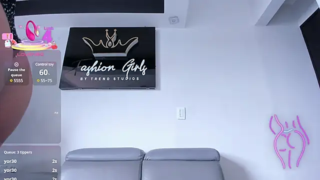 RoxyRoss  online show from March 2025 05:11:02 PM