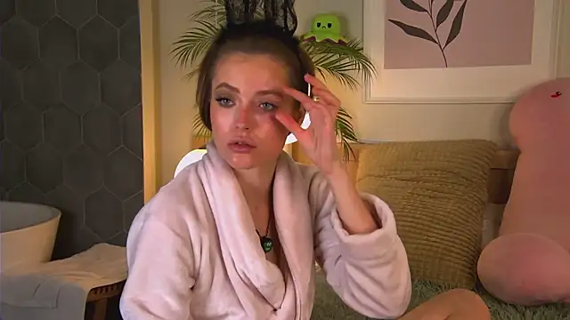 AshleyDouglas online show from February 2025 07:17:01 AM