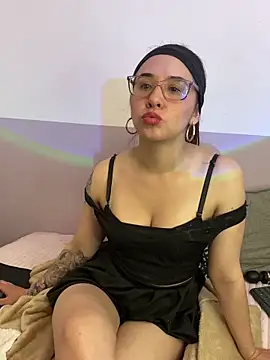 Carlaat online show from February 2025 11:23:02 PM