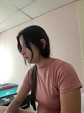 annaharper- online show from January 2025 01:00:01 AM