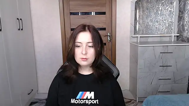 Kristy-Max online show from November 2025 10:39:02 AM