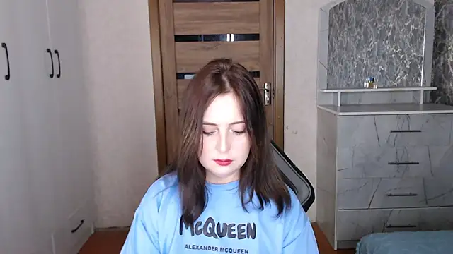 Kristy-Max online show from November 2025 10:48:01 PM