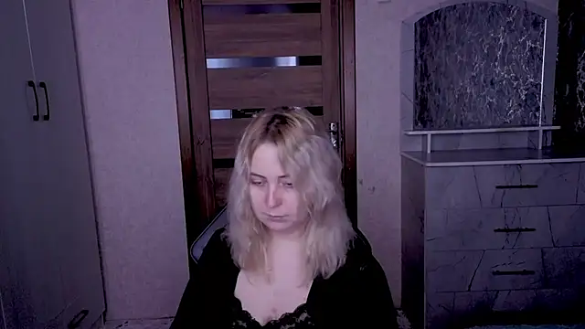 Kristy-Max online show from April 2026 09:57:02 PM