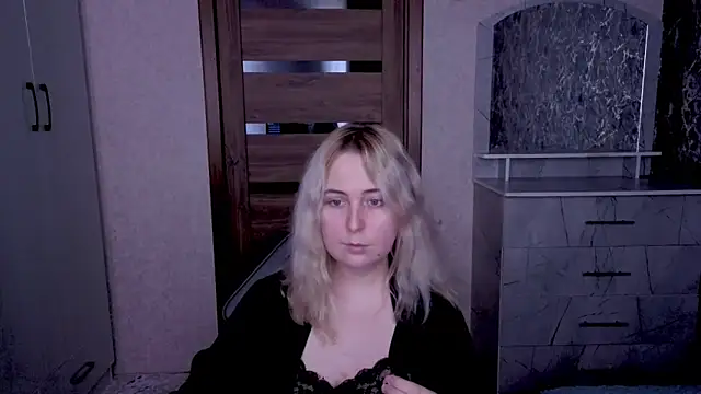 Kristy-Max online show from April 2026 02:27:02 AM