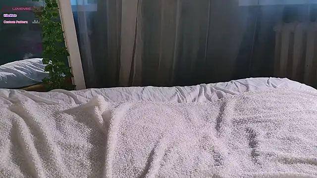 SunnyRisha online show from September 2025 05:13:01 AM