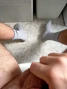 user 662 online show from February 2025 09:56:01 AM