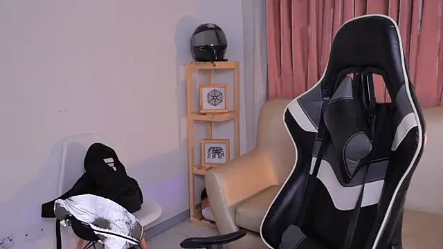 ashleyvalirya online show from October 2025 03:47:02 AM