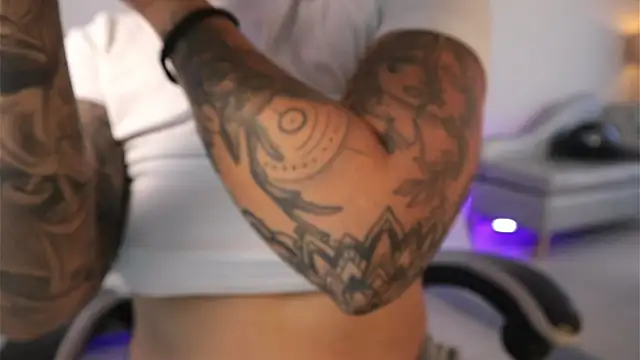 ashleyvalirya online show from April 2026 07:55:01 PM