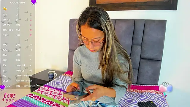 Snapshot of tatiana_valencia chatting on May 2026 12:33:02 PM tatiana valencia online show from May 2026 12:33:02 PM
