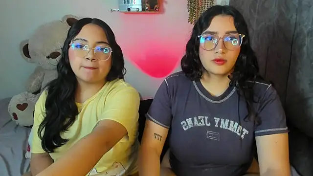 maddie-and-chelsea- online show from November 2025 11:35:01 AM