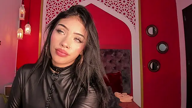 Giovanna oliveira online show from December 2024 08:48:01 AM