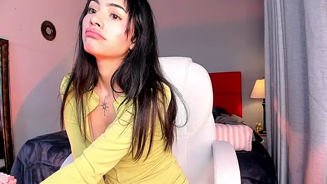 Snapshot of Giovanna_oliveira chatting on April 2026 05:03:01 AM Giovanna oliveira online show from April 2026 05:03:01 AM