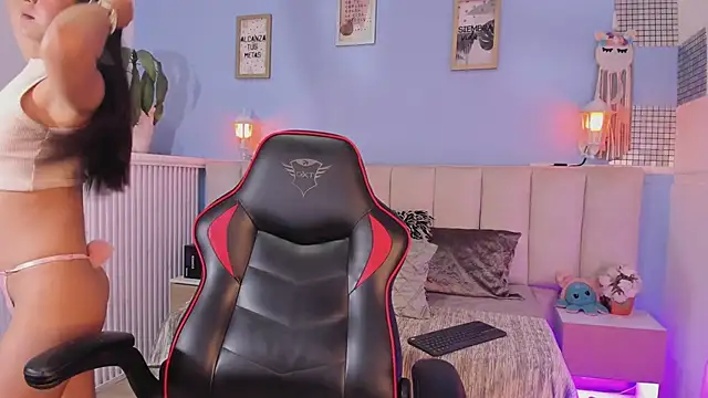 lyzzi smith01 online show from January 2025 07:42:02 PM