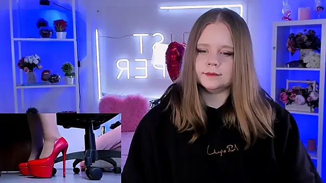 Snapshot of footfetish_baby chatting on March 2025 08:50:02 PM footfetish baby online show from March 2025 08:50:02 PM