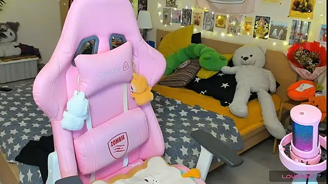 Sunny Elly online show from June 2026 05:39:01 PM