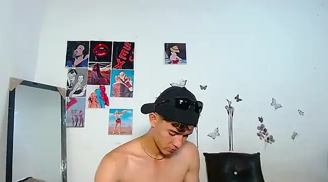 cristofer 988 online show from February 2025 04:18:02 AM