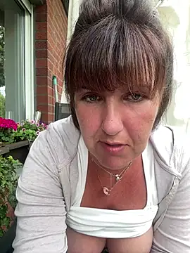 Snapshot of NatiLove35 chatting on July 2026 04:20:02 PM NatiLove35 online show from July 2026 04:20:02 PM