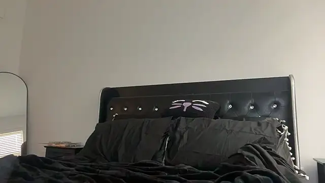 RavenRayyy online show from October 2025 01:59:02 PM