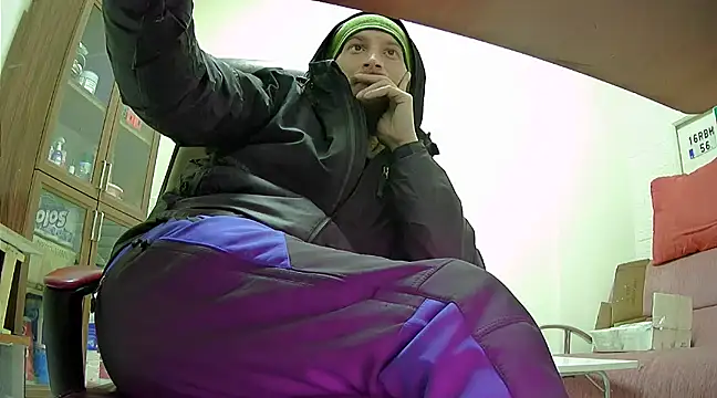 hardbigcock16 online show from February 2025 01:37:01 PM