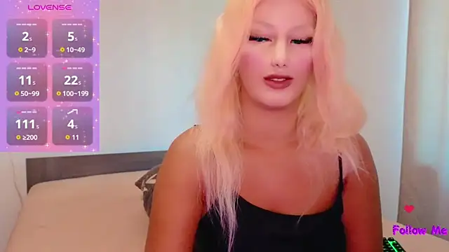Snapshot of rosebelle11111 chatting on June 2026 06:07:02 AM rosebelle11111 online show from June 2026 06:07:02 AM