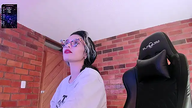 paulinabarnett- online show from January 2025 01:42:02 AM