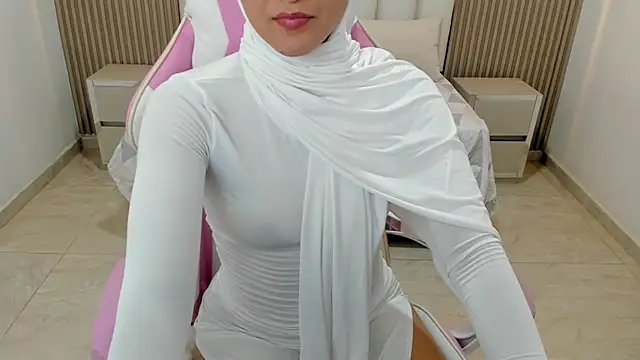 Snapshot of Hanaa_latif chatting on February 2025 05:46:01 PM Hanaa latif online show from February 2025 05:46:01 PM