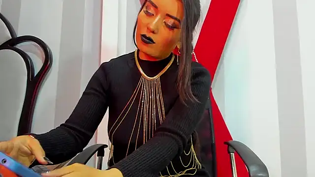 Snapshot of MeliizaQueen chatting on February 2025 07:12:02 PM MeliizaQueen online show from February 2025 07:12:02 PM