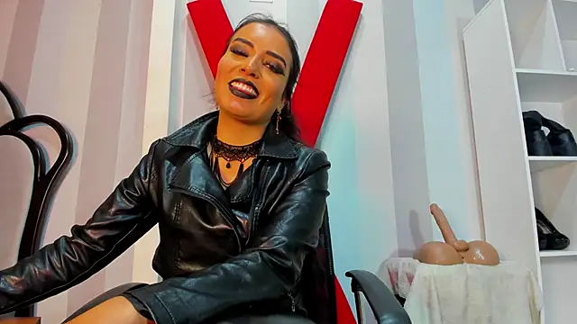 Snapshot of MeliizaQueen chatting on March 2025 10:42:01 PM MeliizaQueen online show from March 2025 10:42:01 PM