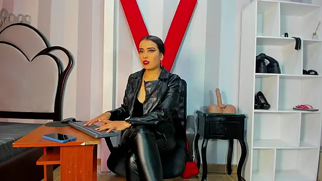 Snapshot of MeliizaQueen chatting on March 2025 04:45:02 PM MeliizaQueen online show from March 2025 04:45:02 PM