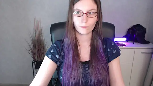 emmaxDelight online show from November 2025 06:29:02 PM