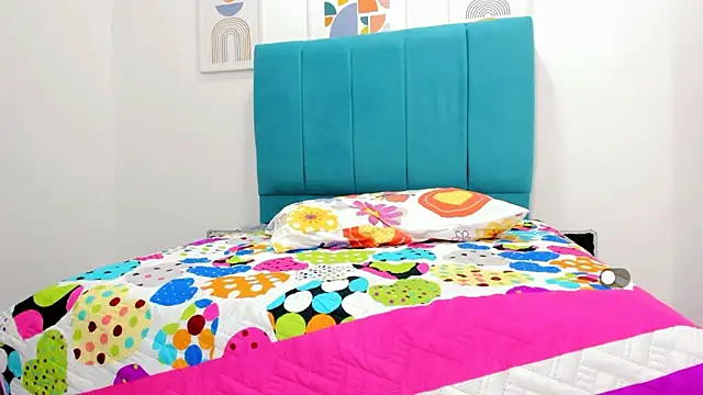 victoria love89 online show from March 2025 05:44:01 AM