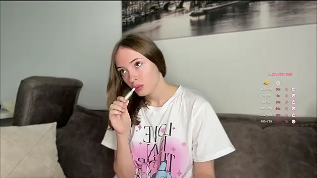 Nihanna kiss online show from September 2025 08:41:01 AM